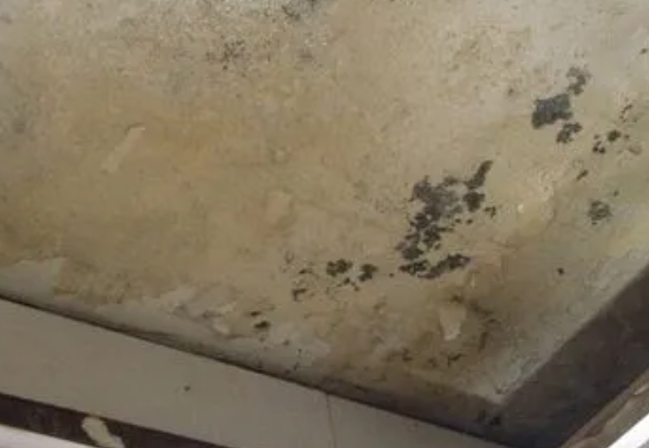 东乡阳台漏水维修公司分享下东乡卫生间渗水维修需要注意哪些问题。